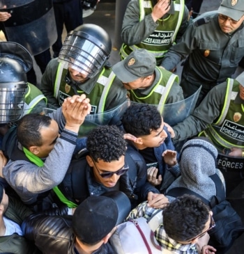 Marruecos condena a cárcel a dos activistas por sus críticas al régimen