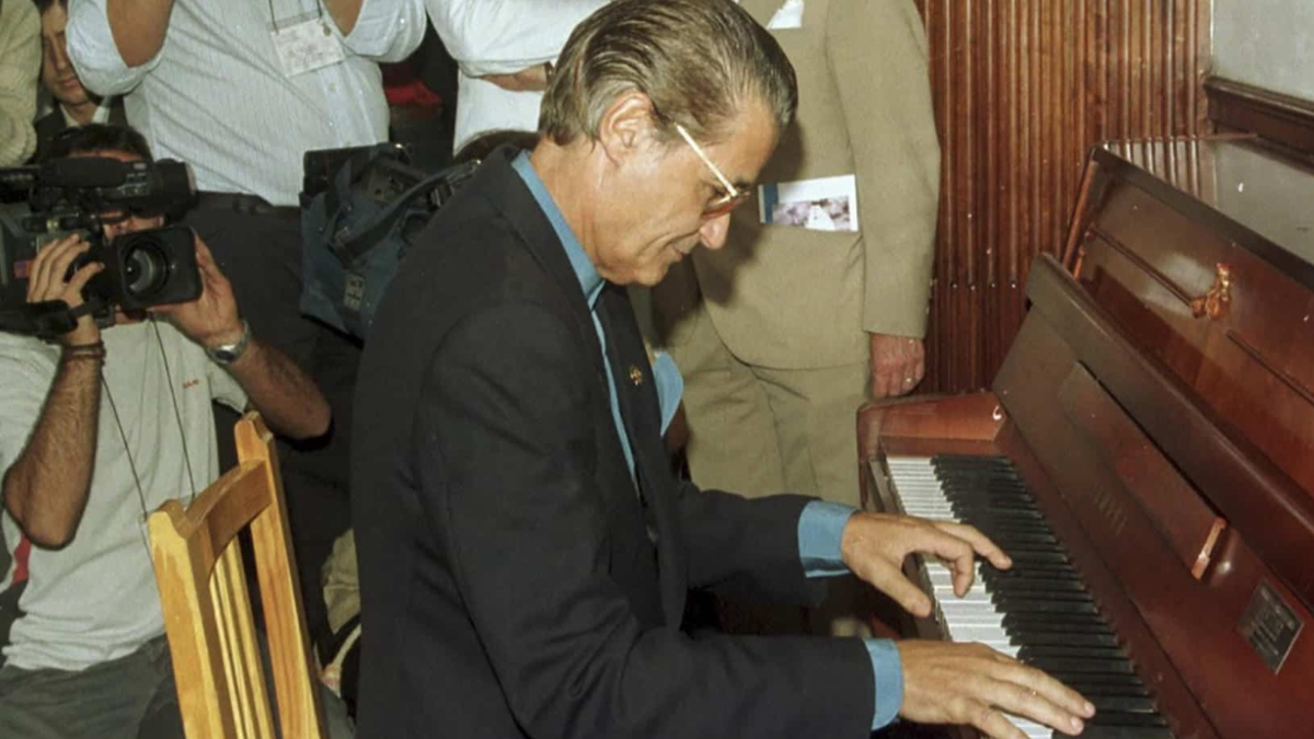 Felipe Campuzano, en la presentación de un disco en 2002.