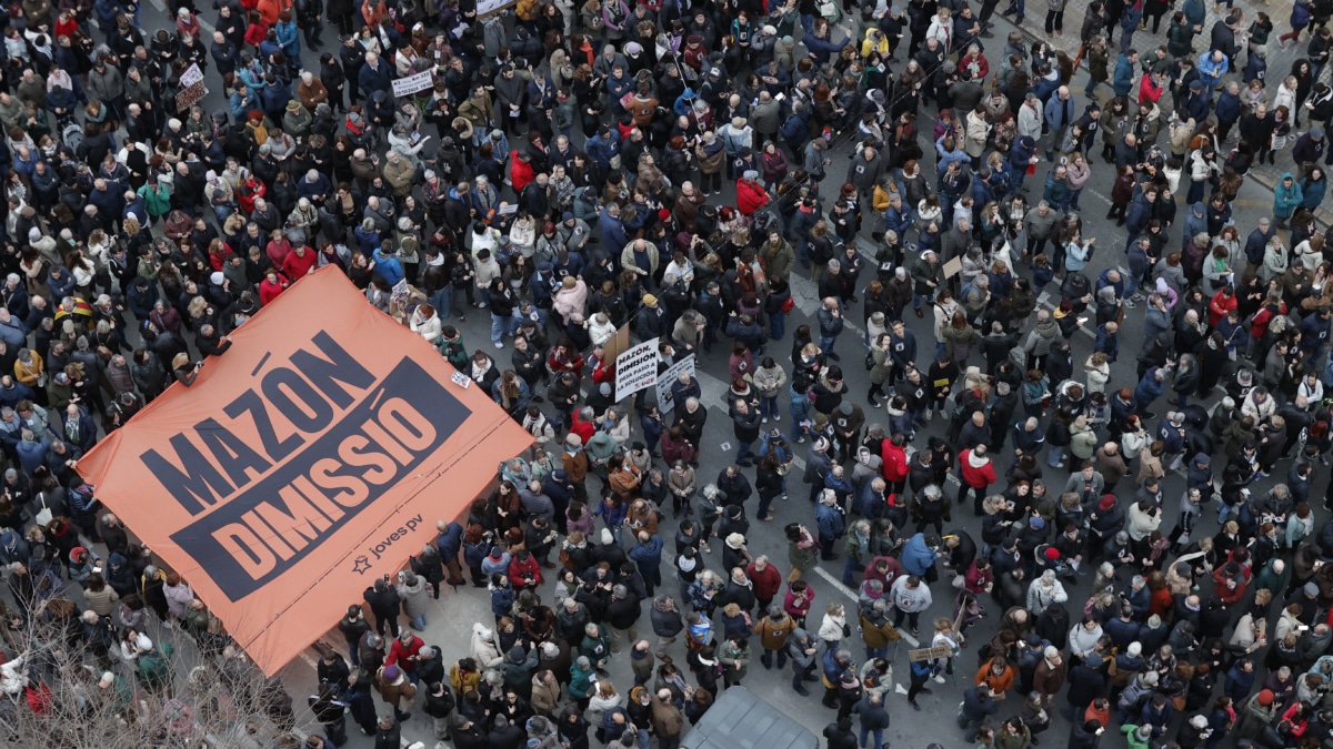 La quinta manifestación en Valencia contra la gestión de la dana del presidente de la Generalitat, Carlos Mazón.