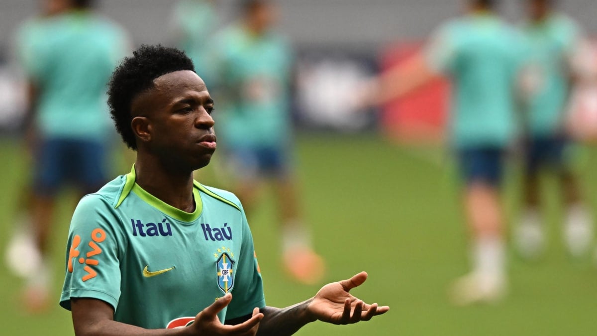 Vinícius Jr, jugador de la selección brasileña de fútbol en un entrenamiento para el partido contra Argentina. EFE/Andre Borges