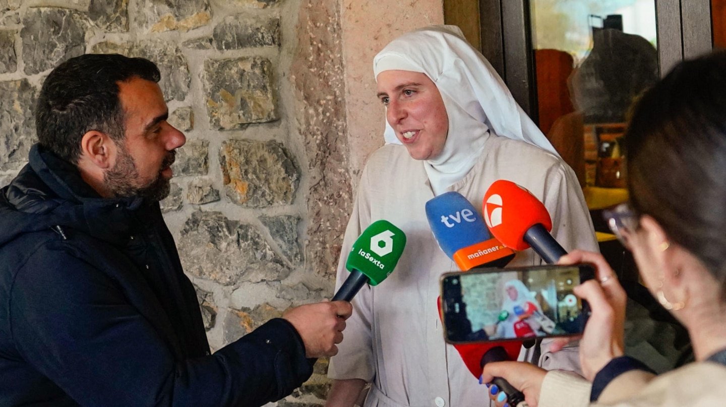 La mediática apertura del 'restaurante de clausura' de las exmonjas de Belorado