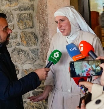 La mediática apertura del 'restaurante de clausura' de las exmonjas de Belorado