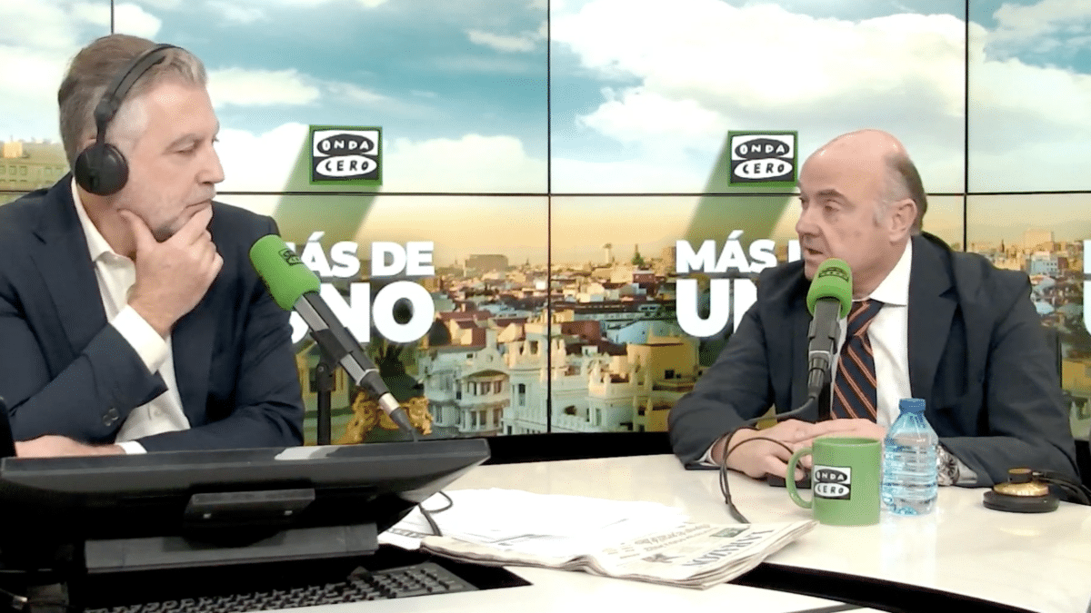 De Guindos: “España tendrá que gastar 25.000 millones más en Defensa y para ello sería bueno un acuerdo entre PSOE y PP”