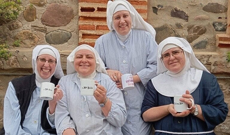 Las exmonjas de Belorado recogen firmas para evitar su desahucio del convento