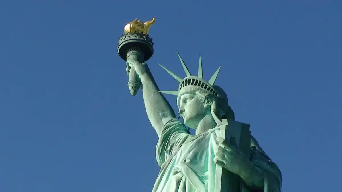 El "político francés de bajo nivel no identificado" al que EEUU desprecia por reclamar la Estatua de la Libertad