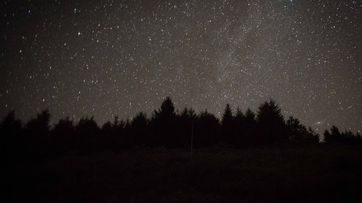 Calendario lunar abril 2025: fases lunares y  lluvias de estrellas