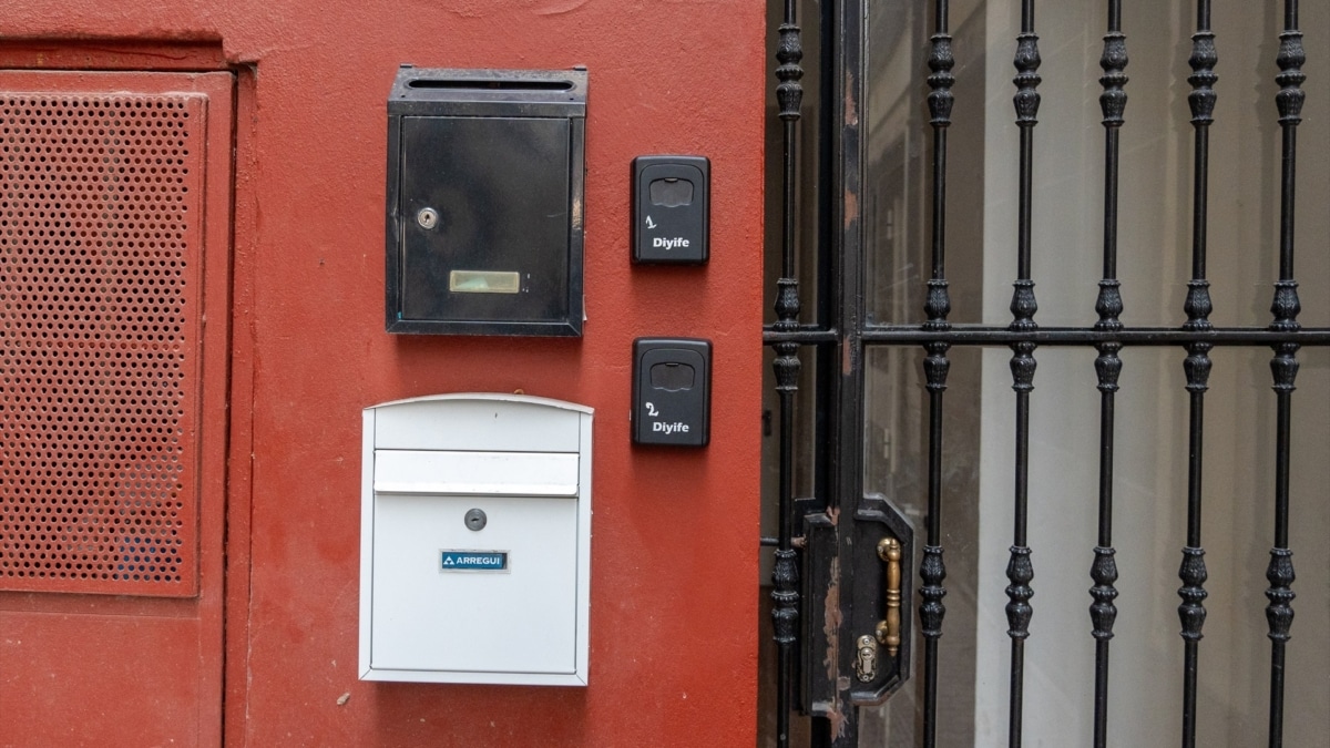 El TS dice que solo se pueden prohibir pisos turísticos si los estatutos de vecinos lo fijan expresamente