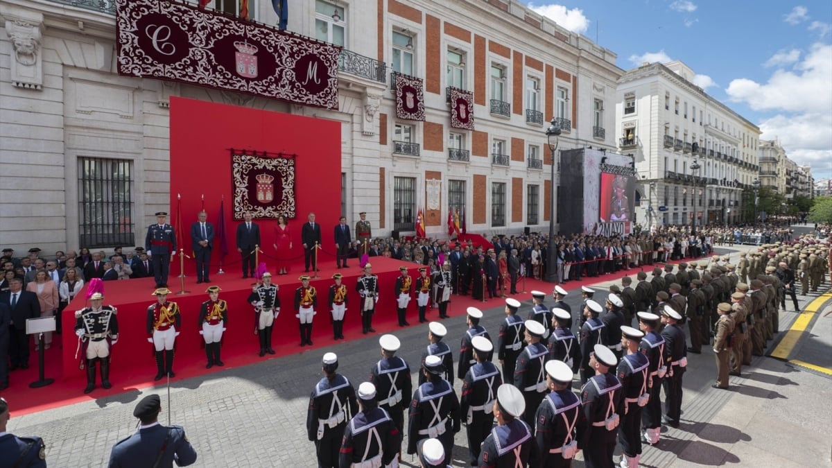 Dos de Mayo: Robles contesta a Ayuso que los pasodobles no es lo más apropiado para actos militares