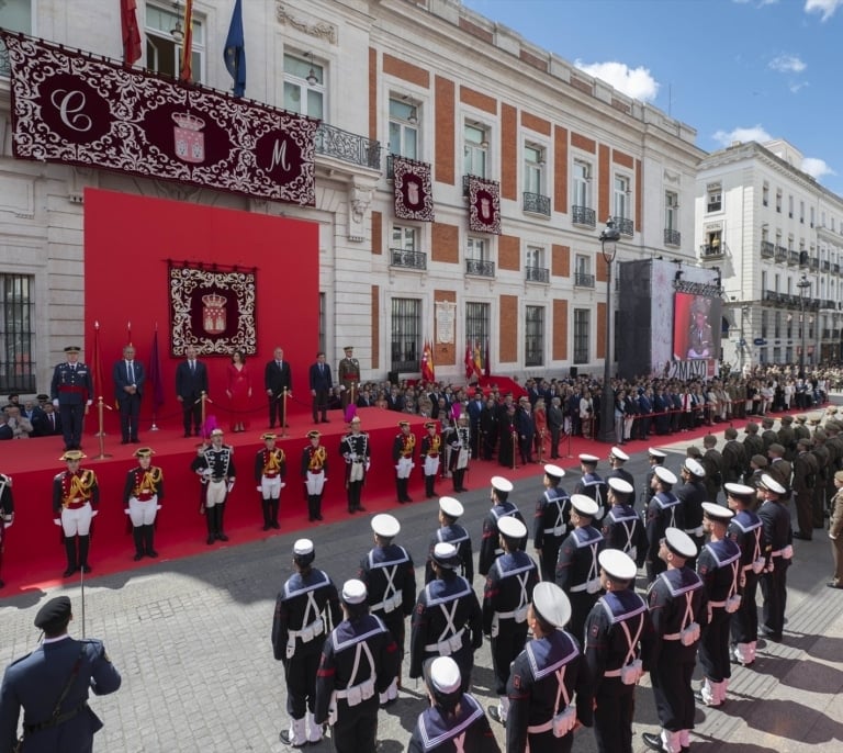 Dos de Mayo: Robles contesta a Ayuso que los pasodobles no es lo más apropiado para actos militares