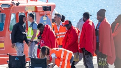 Junts cierra con el Gobierno el decreto ley para el reparto de menores migrantes: "700 para Madrid y 20 o 30 para Cataluña"