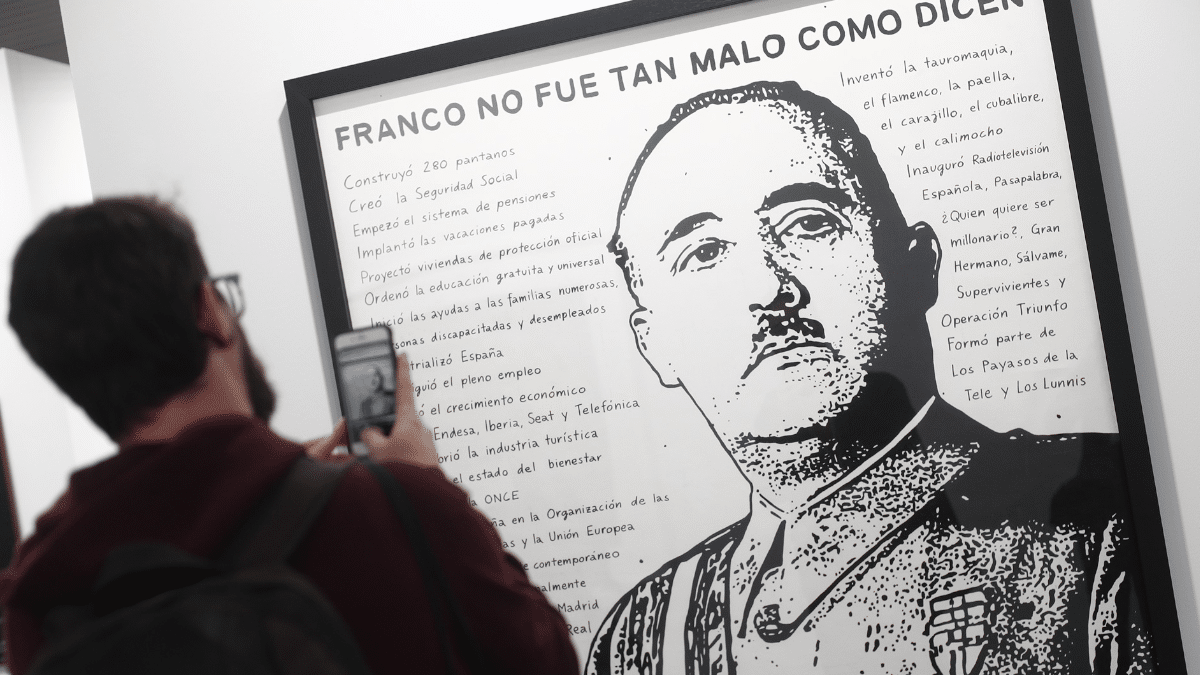 'Franco no fue tan malo como dicen', obra de Riiko Sakkinen expuesta en ARCO 2020.