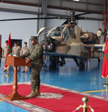 EEUU entrega a Marruecos los primeros helicópteros de combate Apache en plena [...]