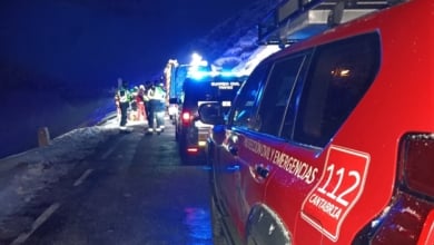 Mueren 4 jóvenes al despeñarse el coche en el que viajaban por una ladera en Cantabria