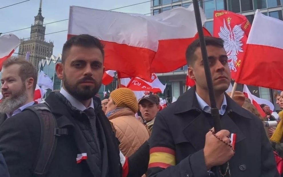 Pablo González Gasca (izq) y Pau Ruiz, Spainball, en una marcha nacionalista por el Día Nacional de Polonia