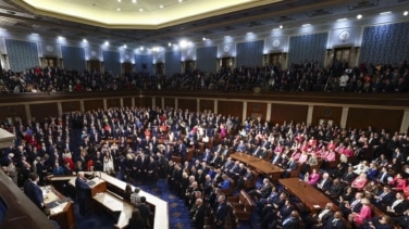 Trump convierte su primer discurso ante el Congreso en un espectáculo populista