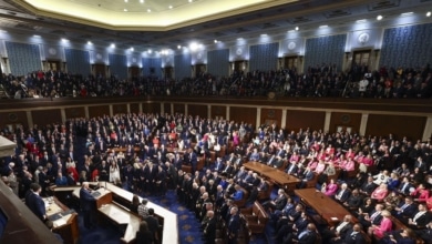 Trump convierte su primer discurso ante el Congreso en un espectáculo populista