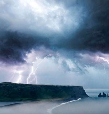 ¿Cuáles son los dispositivos hay que desconectar en una tormenta?